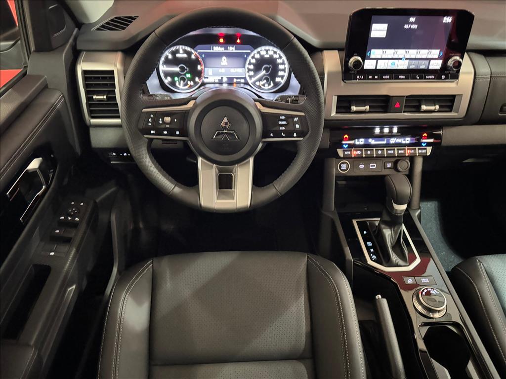 Mitsubishi-TRITON-2.4 BITURBO DIESEL CD HPE-S 4X4 AUTOMÁTICO