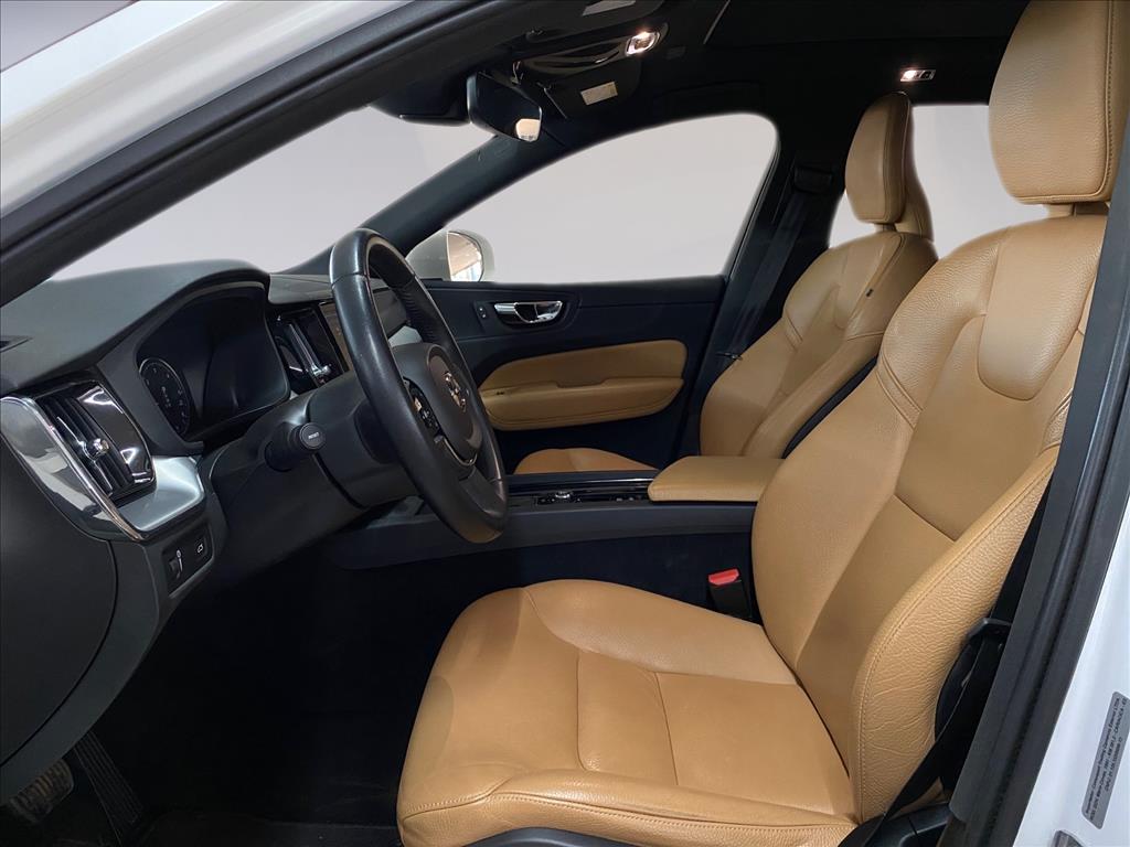 XC60 2.0 D5 DIESEL MOMENTUM AWD GEARTRONIC