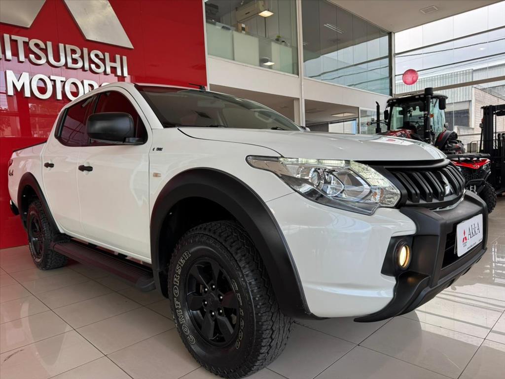 Mitsubishi-L200 TRITON-2.4 16V TURBO DIESEL OUTDOOR GLS CD 4X4 AUTOMÁTICO