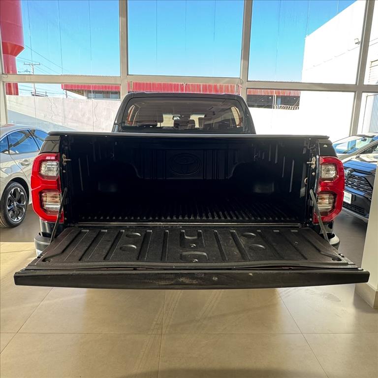 HILUX 2.8 D-4D TURBO DIESEL CD SRX 4X4 AUTOMÁTICO6