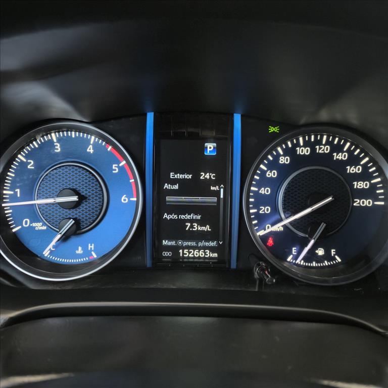 HILUX SW4 2.8 D-4D TURBO DIESEL SRX 7L 4X4 AUTOMÁTICO6