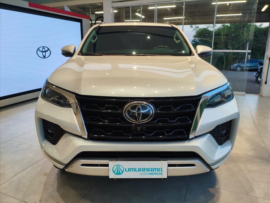 HILUX SW4 2.8 D-4D TURBO DIESEL SRX 7L 4X4 AUTOMÁTICO