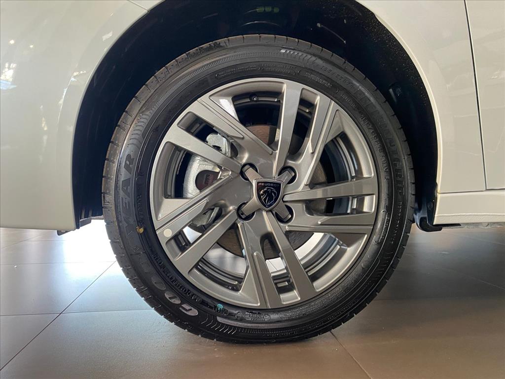 208 1.0 TURBO 200 FLEX ALLURE CVT 208 1.0 TURBO 200 FLEX ALLURE CVT