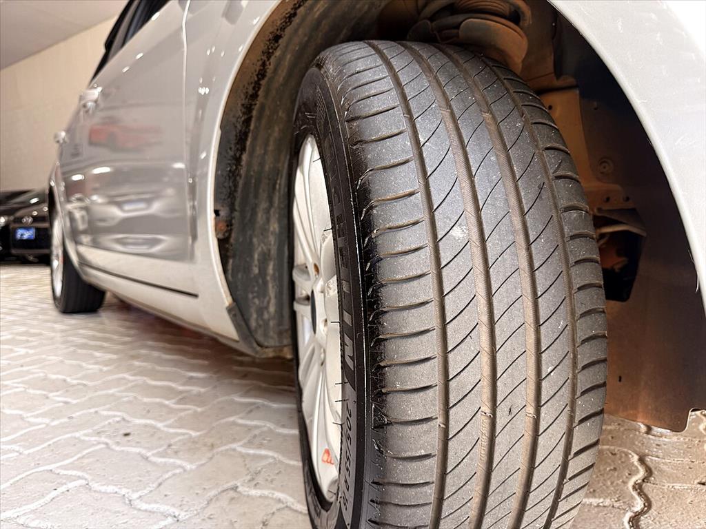 Ford Focus - 2.0 GLX SEDAN 16V FLEX 4P AUTOMÁTICO