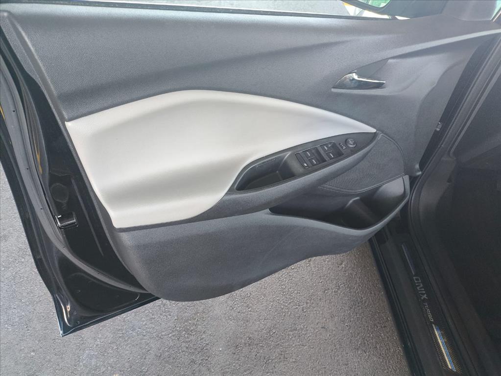 ONIX 1.0 TURBO FLEX AUTOMÁTICO15