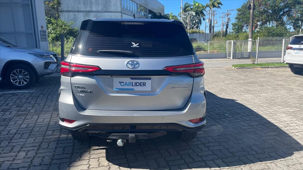 HILUX SW4 2.8 D-4D TURBO DIESEL DIAMOND 7L 4X4 AUTOMÁTICO4