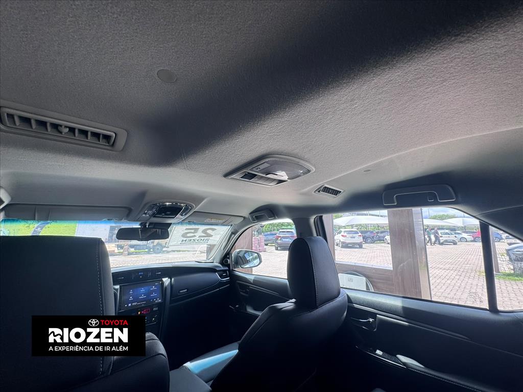 HILUX SW4 2.8 D-4D TURBO DIESEL SRX PLATINUM 7L 4X4 AUTOMÁTICO15