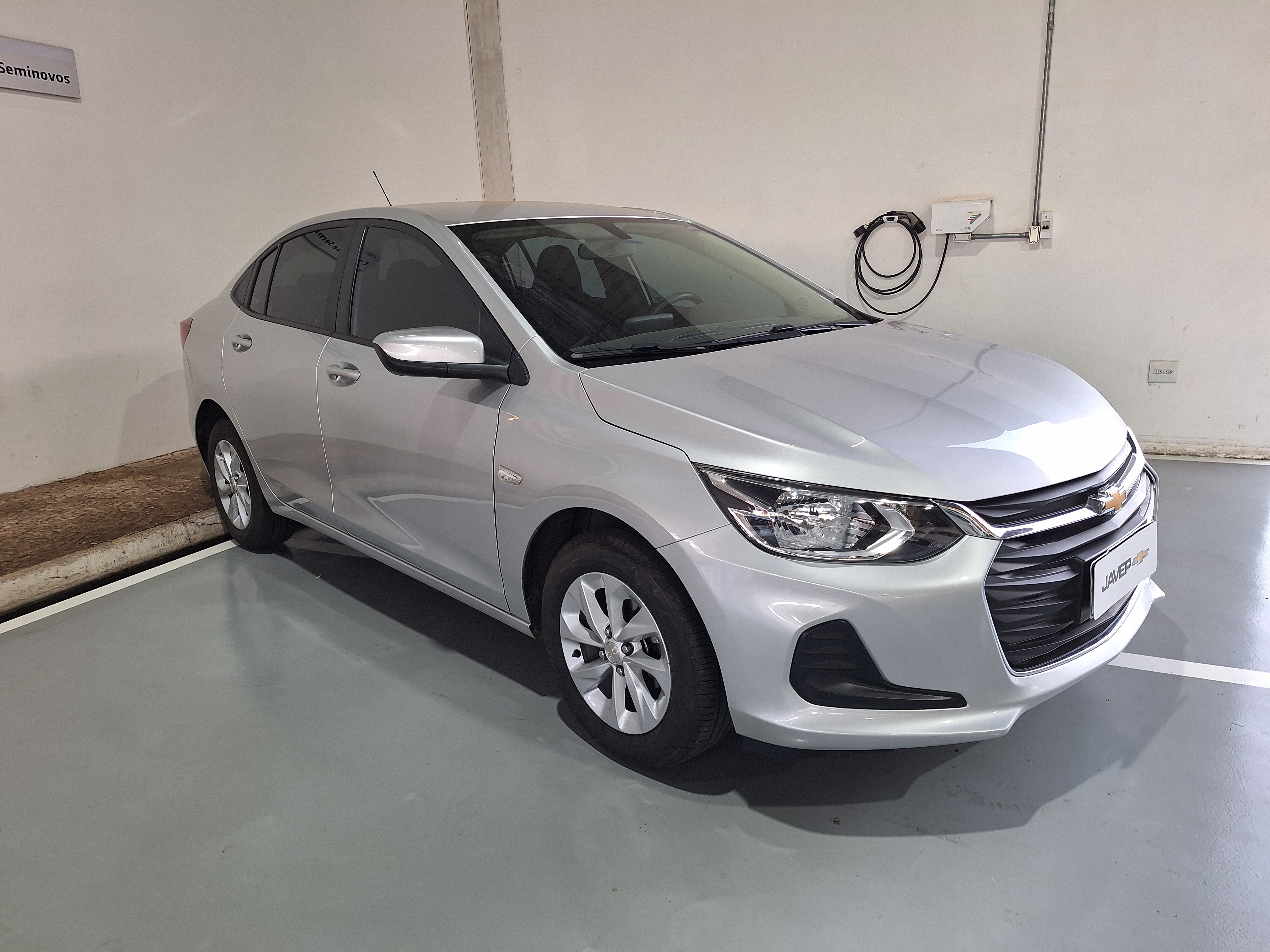 GM - Chevrolet-ONIX PLUS-1.0 FLEX LT MANUAL