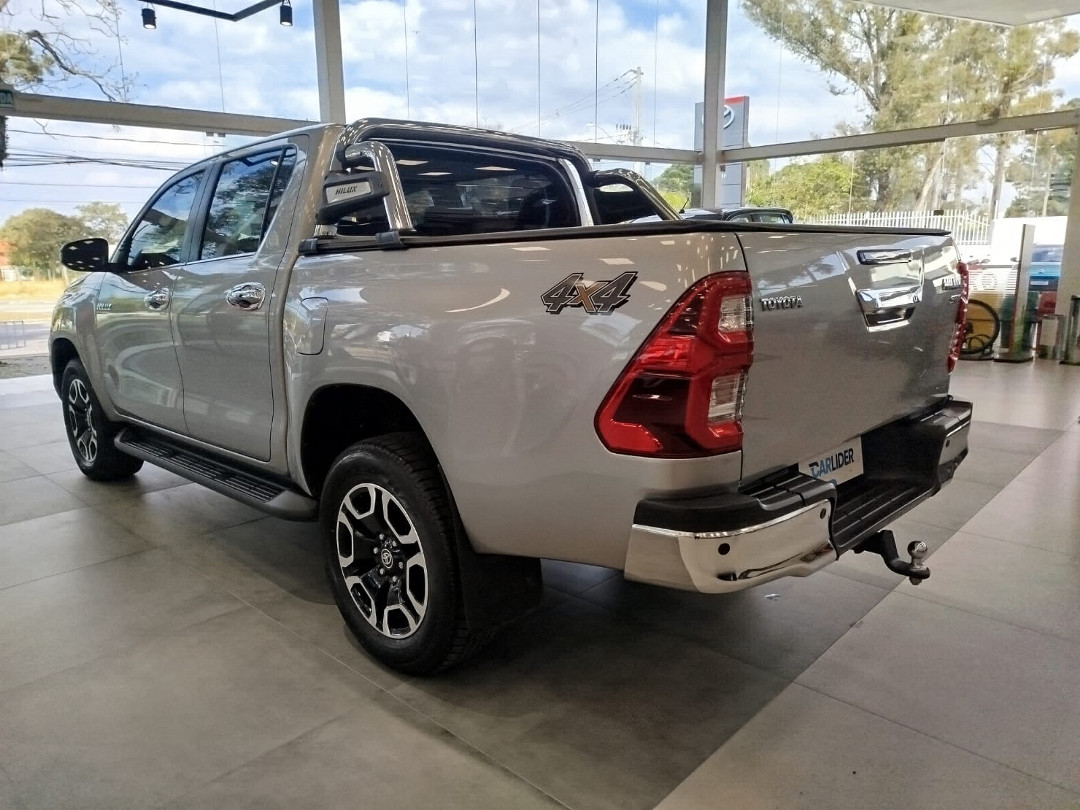HILUX 2.8 D-4D TURBO DIESEL CD SRX 4X4 AUTOMÁTICO