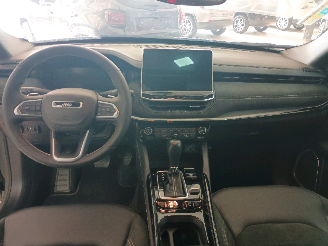 COMMANDER 2.0 HURRICANE 4 TURBO GASOLINA OVERLAND AT99