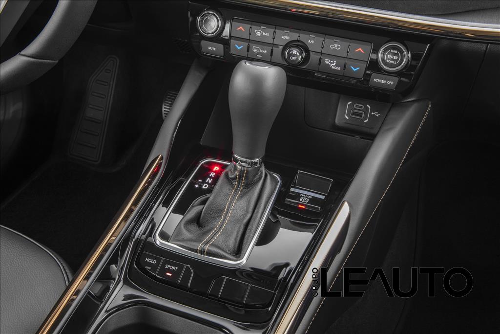 COMMANDER 1.3 T270 TURBO FLEX LIMITED AT6 COMMANDER 1.3 T270 TURBO FLEX LIMITED AT6