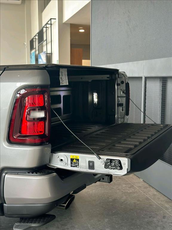 1500 3.0 HURRICANE 6 BITURBO GASOLINA LARAMIE NIGHT EDITION CD 4X4 AUTOMÁTICO6