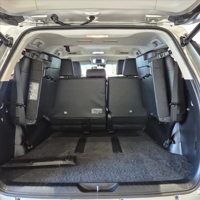 HILUX 2.8 D-4D TURBO DIESEL CD SRX PLUS 4X4 AUTOMÁTICO16