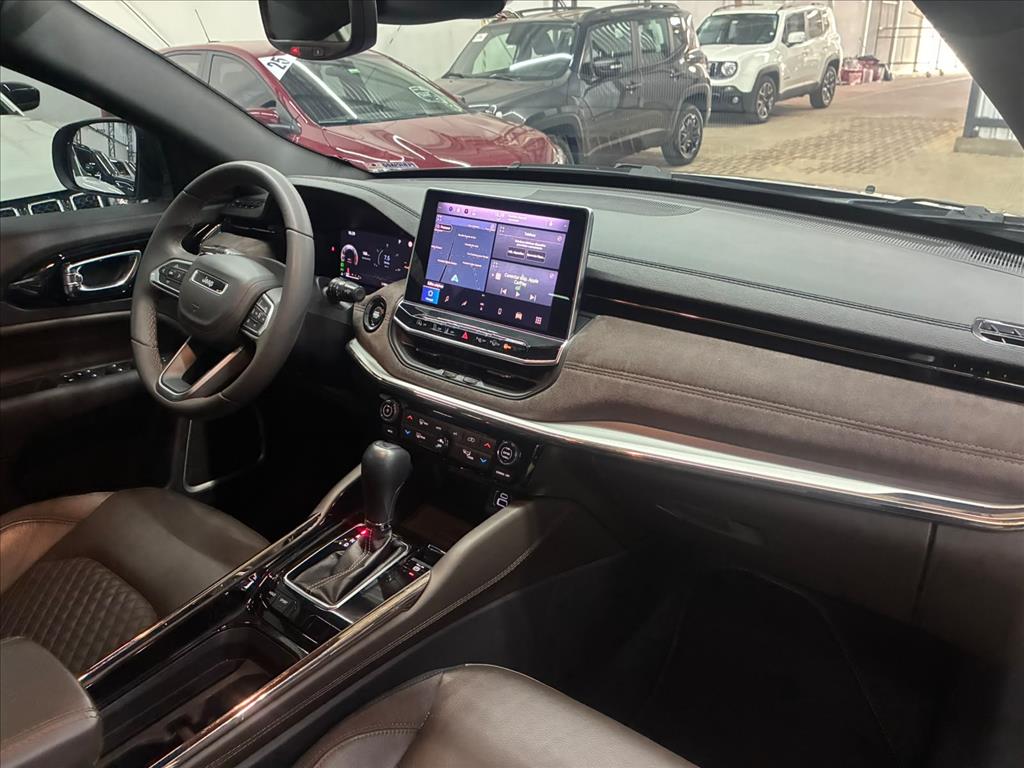 COMMANDER 1.3 T270 TURBO FLEX OVERLAND AT65