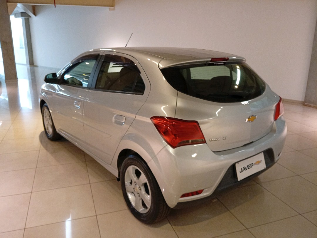 GM - Chevrolet-ONIX-1.4 MPFI LT 8V FLEX 4P MANUAL