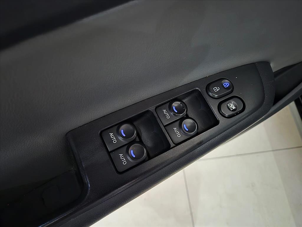Hyundai-HB20S-1.6 PREMIUM 16V FLEX 4P AUTOMÁTICO