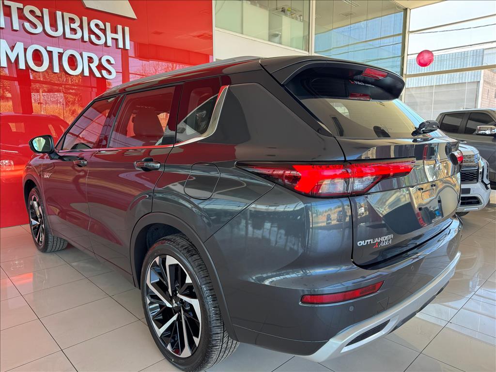 Mitsubishi-OUTLANDER-2.4 PHEV SIGNATURE S-AWC DHT