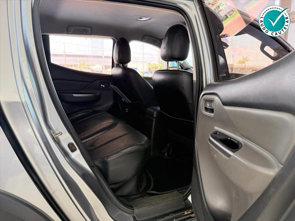 L200 TRITON 2.4 16V TURBO DIESEL OUTDOOR HPE-S CD 4X4 AUTOMÁTICO13