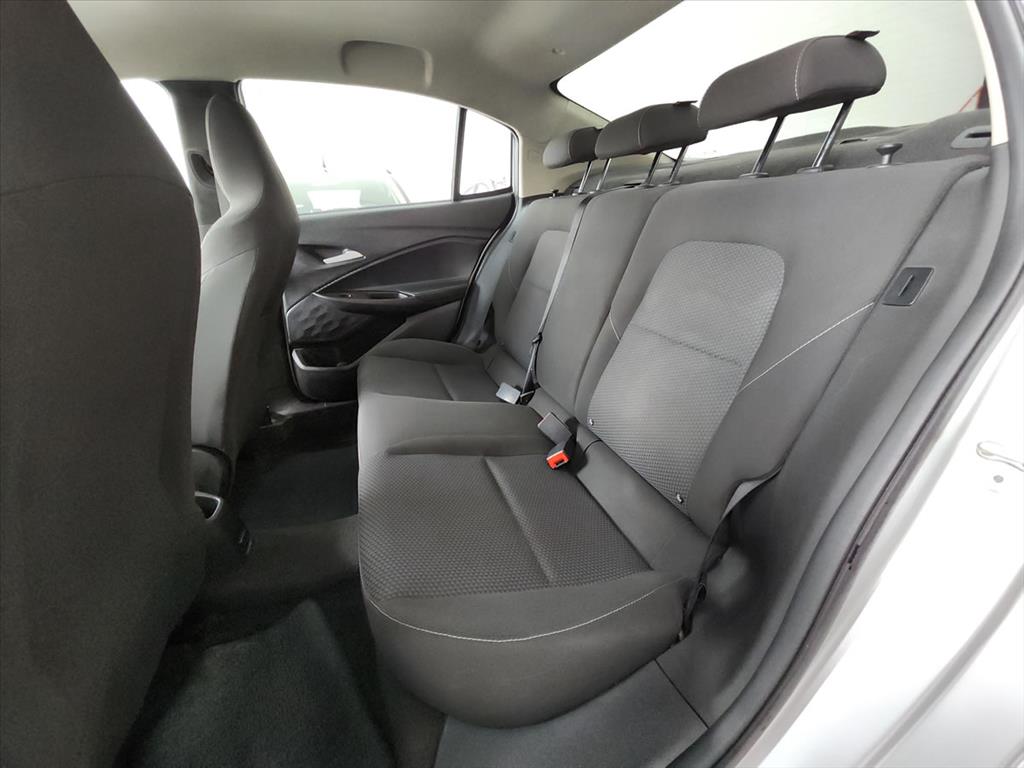 Chevrolet Onix Plus - 1.0 FLEX LT MANUAL