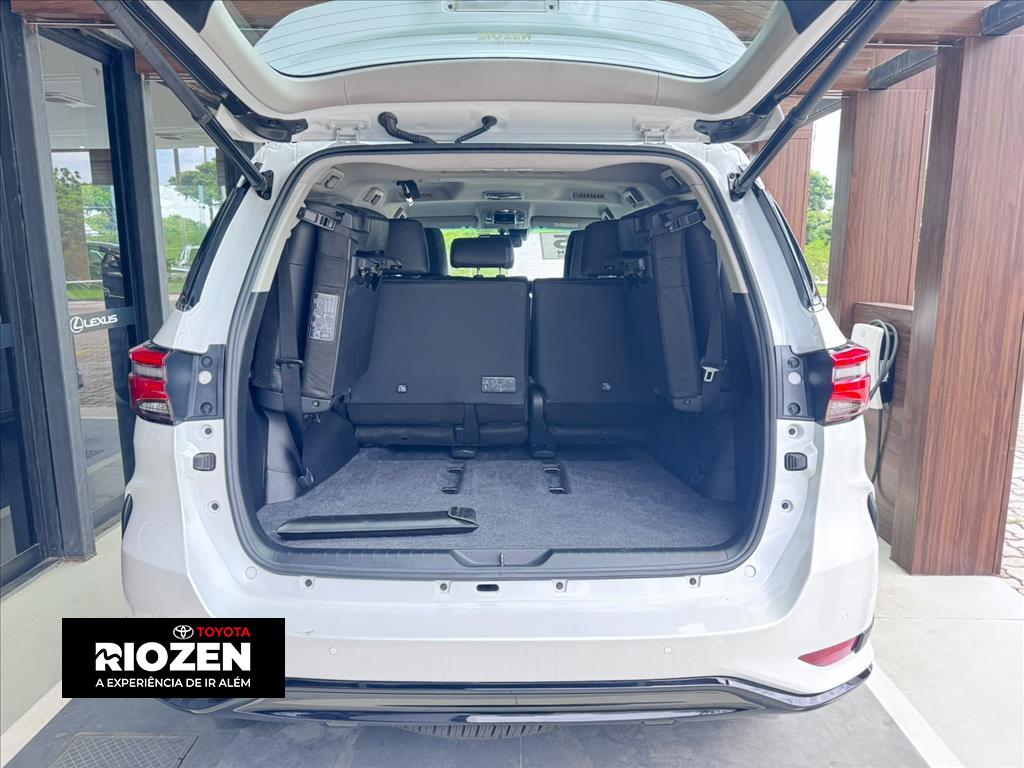HILUX SW4 2.8 D-4D TURBO DIESEL SRX PLATINUM 7L 4X4 AUTOMÁTICO14