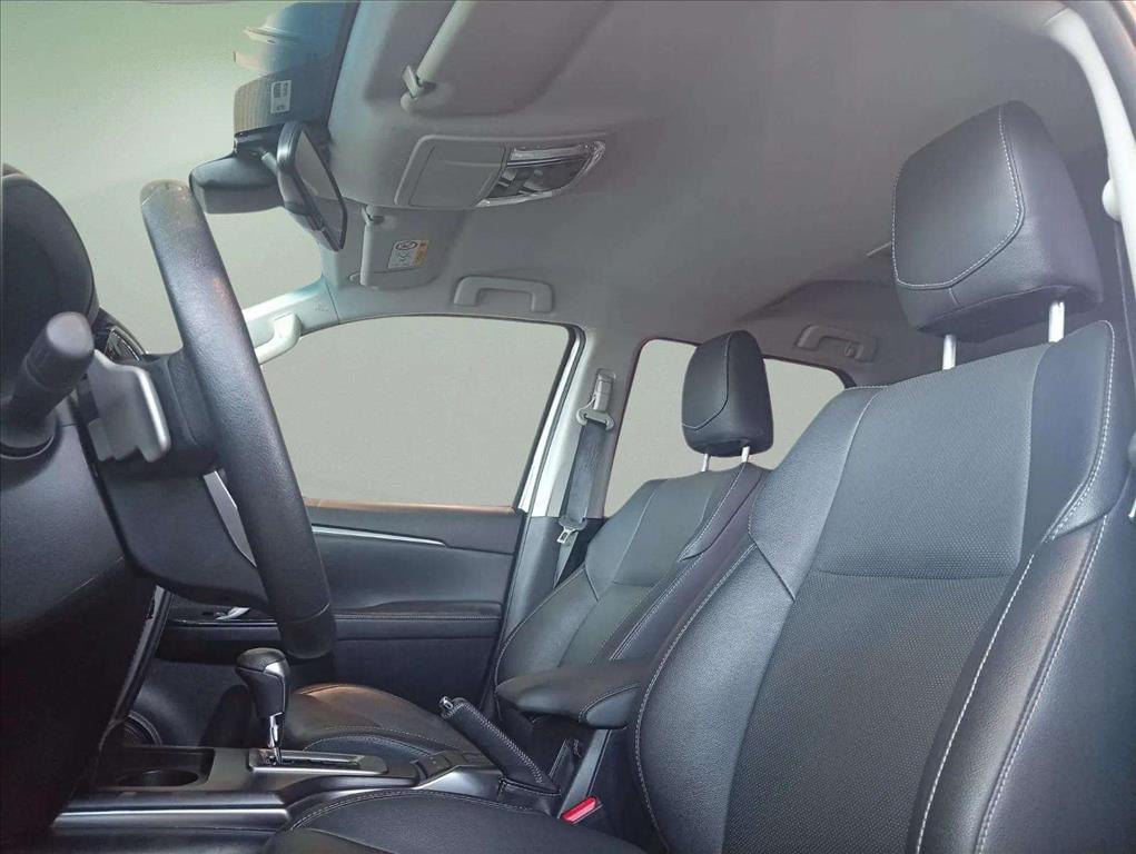 HILUX SW4 2.8 D-4D TURBO DIESEL SRX PLATINUM 7L 4X4 AUTOMÁTICO11