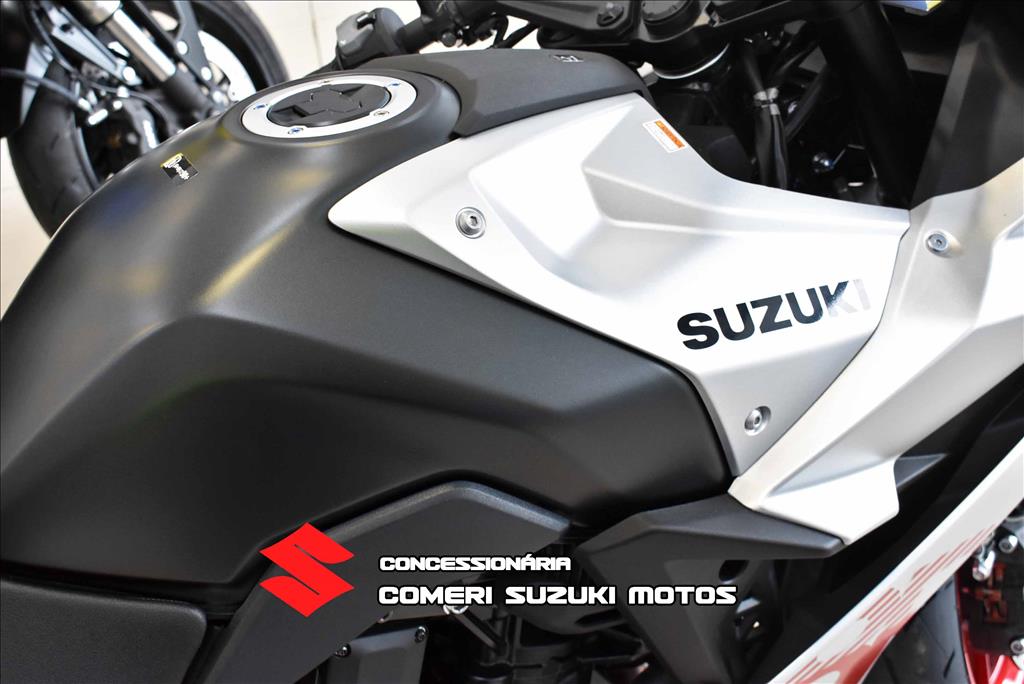 GSX-8R GSX-8R
