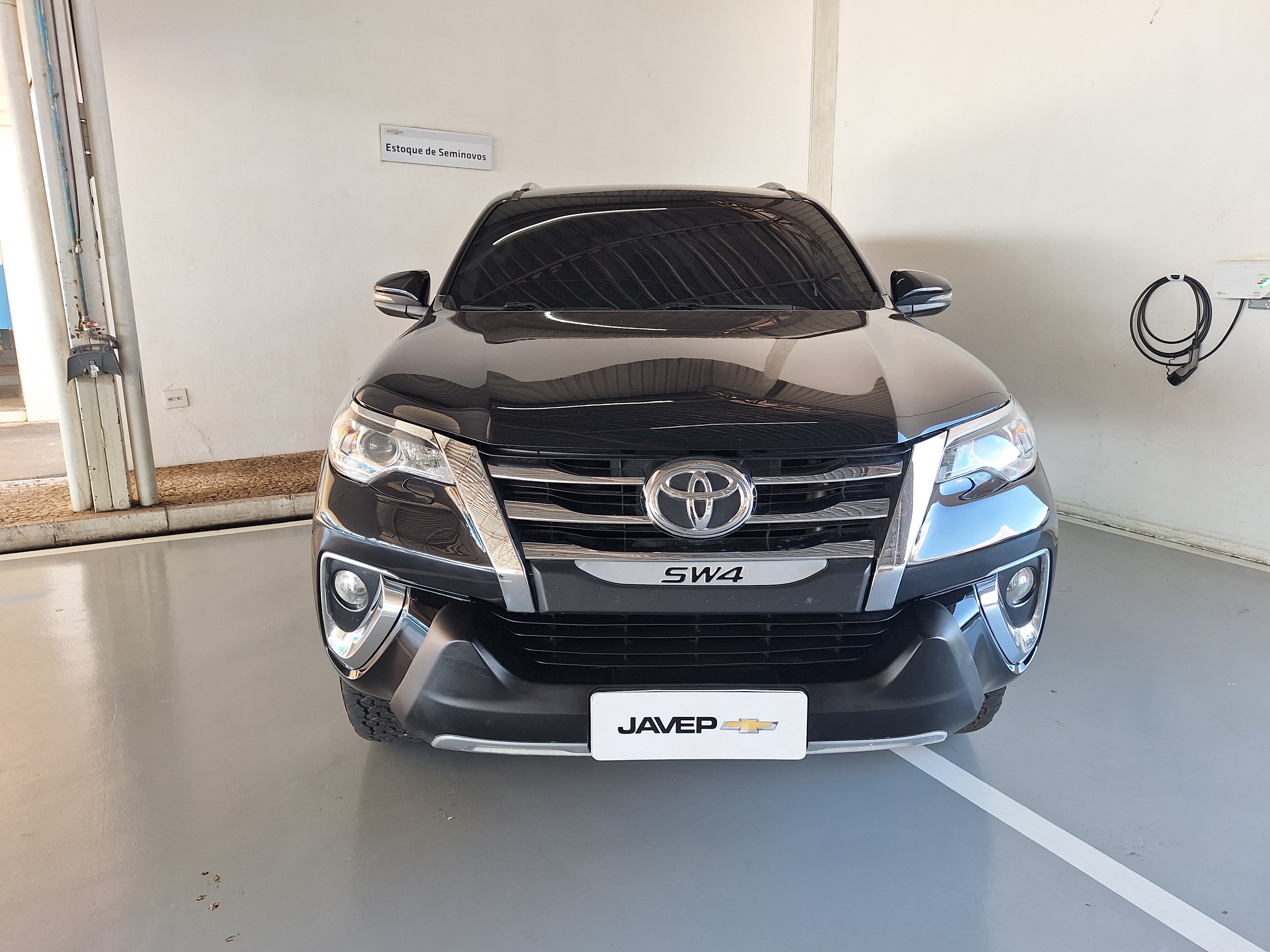 Toyota-HILUX SW4-2.7 SRV 7 LUGARES 4X2 16V FLEX 4P AUTOMÁTICO