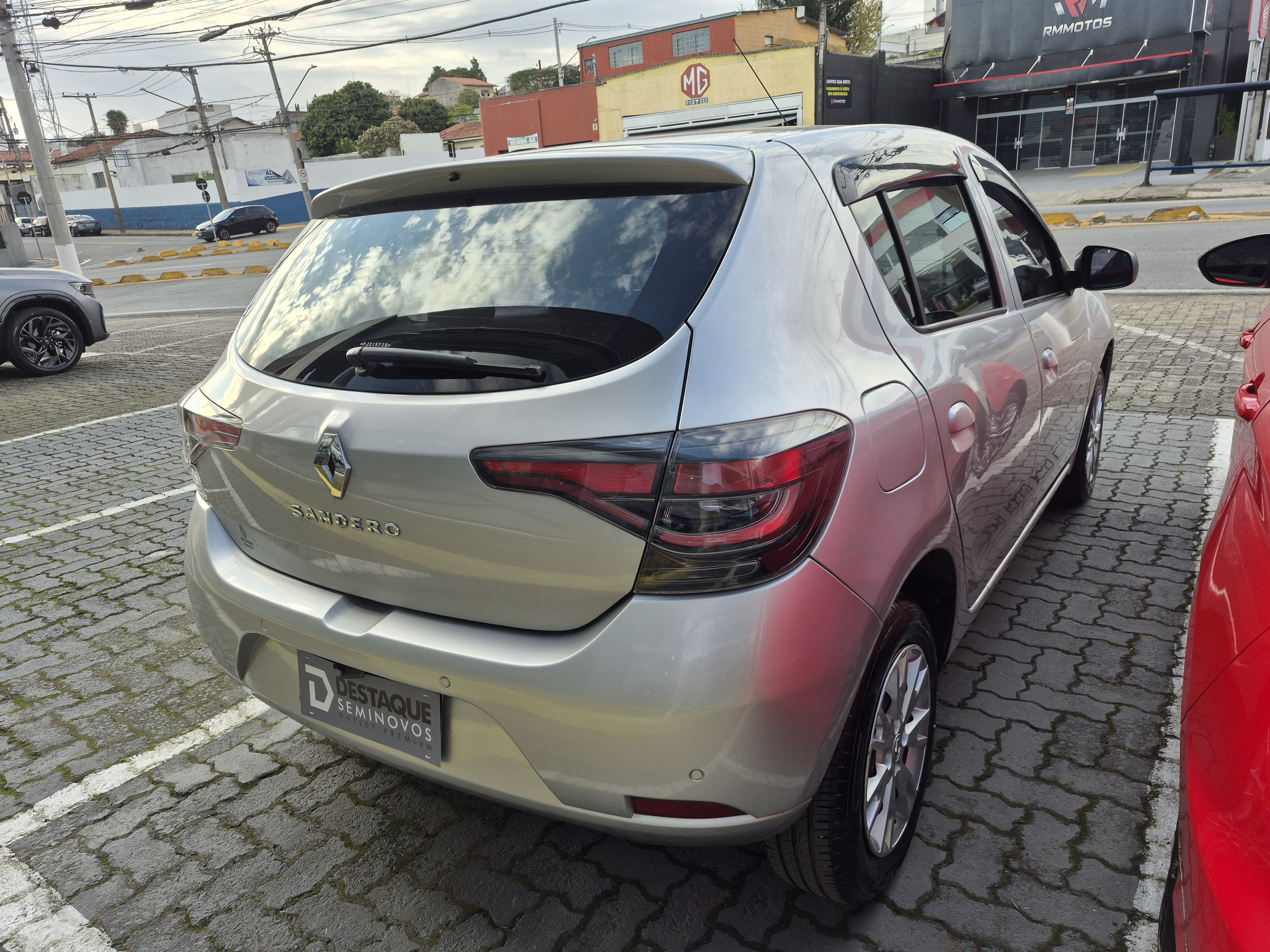 RENAULT SANDERO