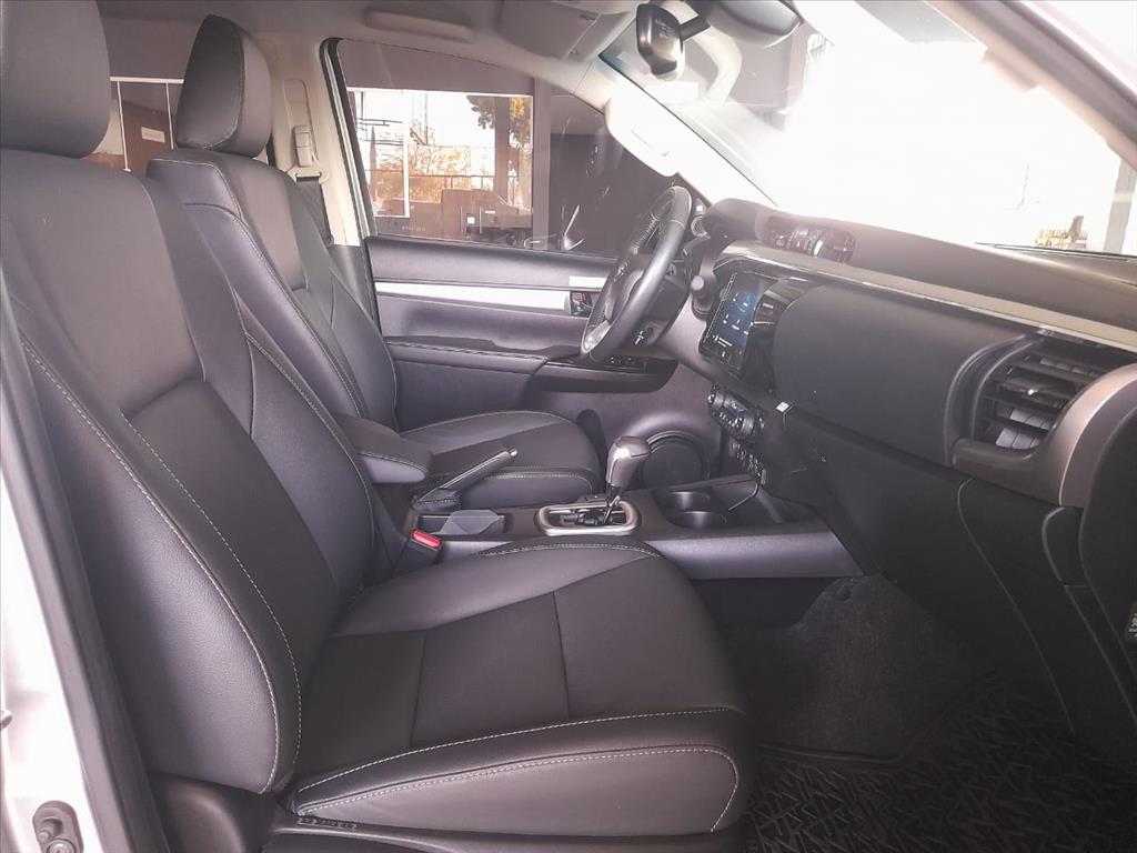 HILUX 2.8 D-4D TURBO DIESEL CD SRX 4X4 AUTOMÁTICO