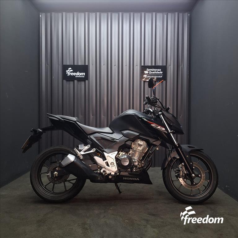 Moto HONDA do modelo CB 300F TWISTER CBS 2024/2025