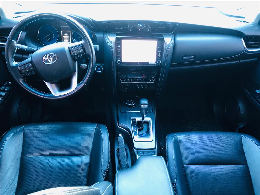 HILUX SW4 2.8 D-4D TURBO DIESEL SRX 4X4 AUTOMÁTICO10