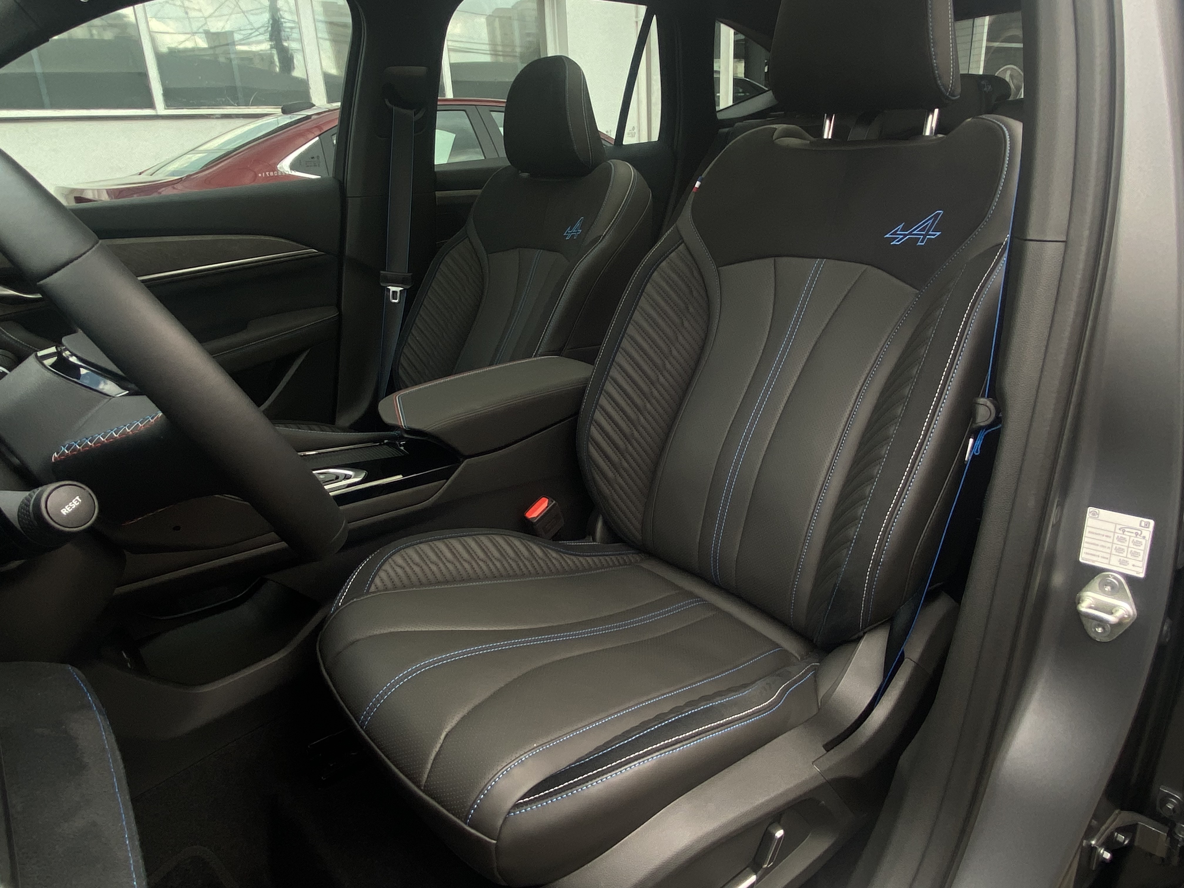 KOLEOS 1.5 TURBO HEV ESPRIT ALPINE DHT12