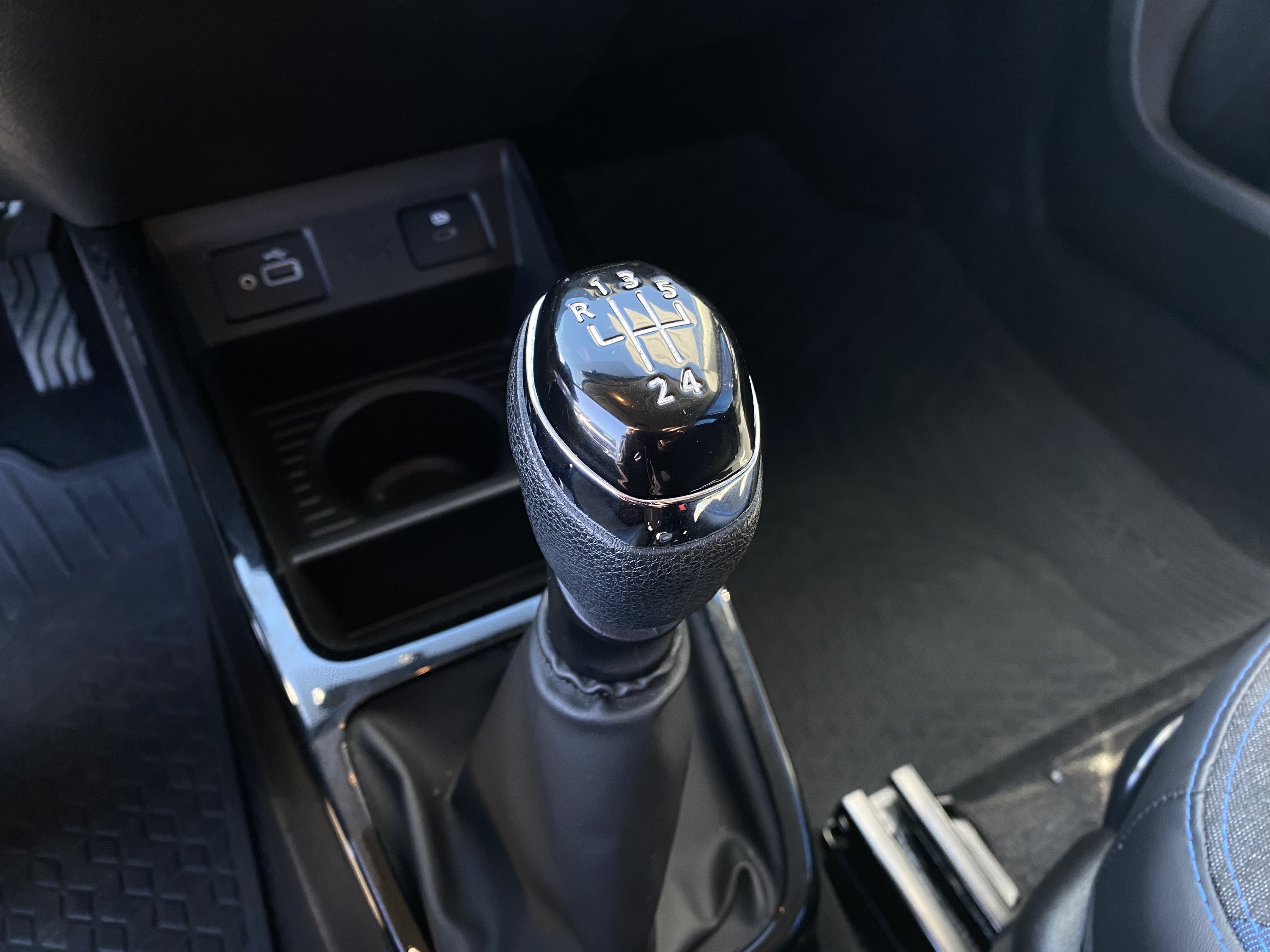 KWID 1.0 12V SCE FLEX INTENSE MANUAL6