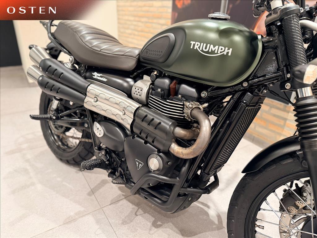 TRIUMPH-SCRAMBLER-STREET