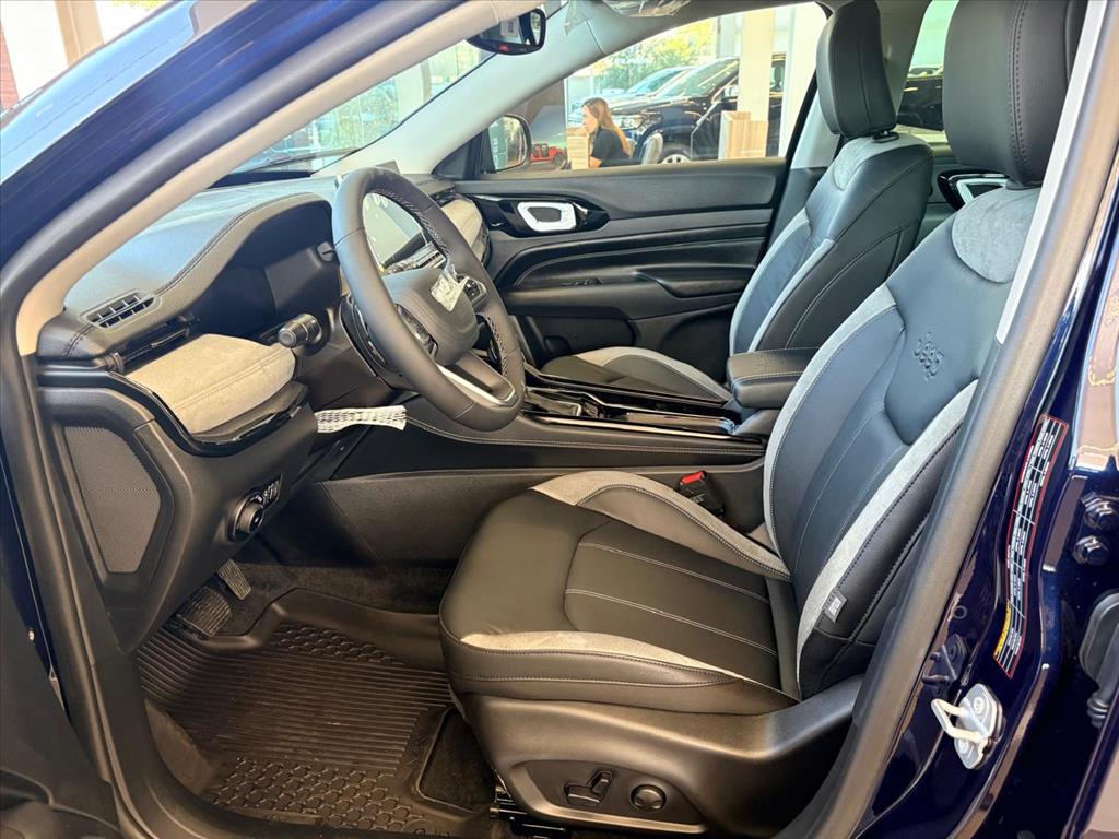 COMMANDER 1.3 T270 TURBO MHEV LIMITED AT615