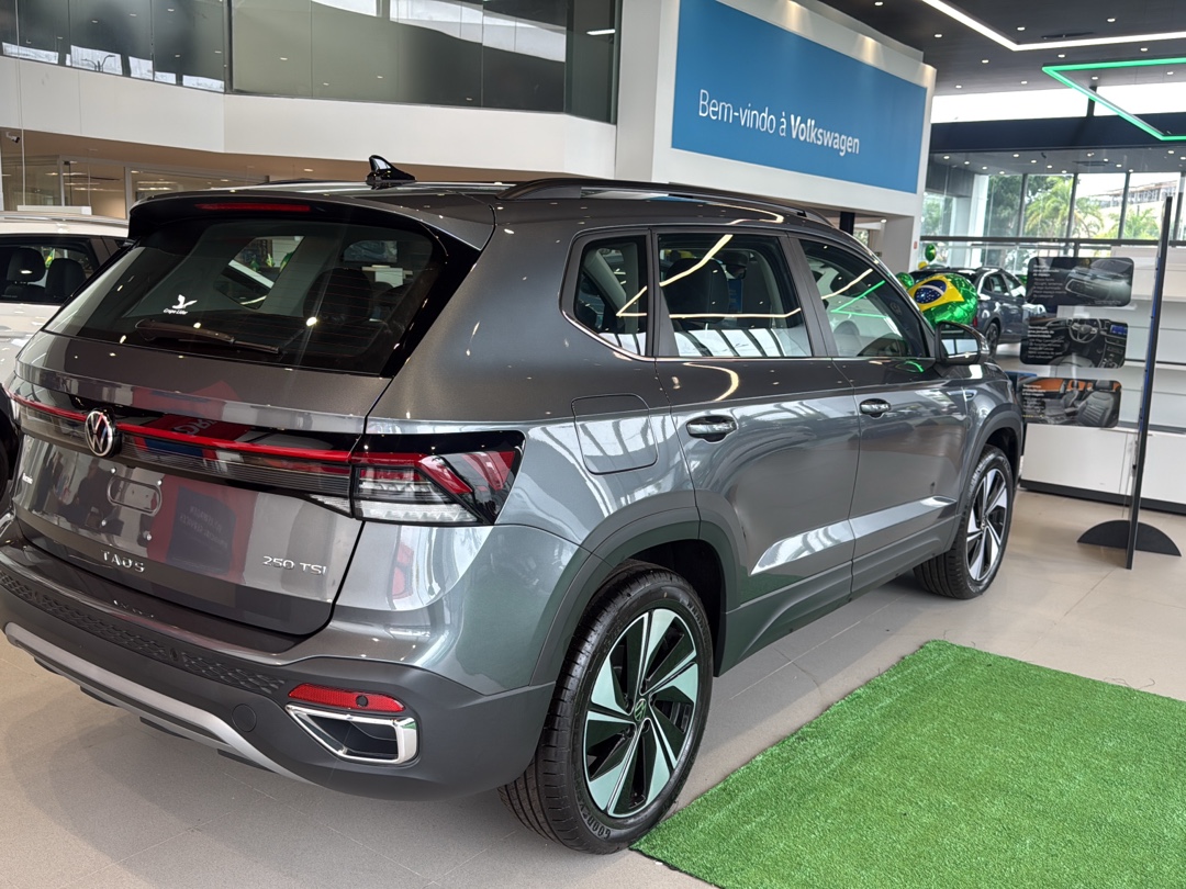 TAOS 1.4 250 TSI TOTAL FLEX COMFORTLINE AUTOMÁTICO2
