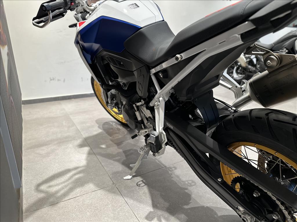 BMW Motorrad-F-900 GS TROPHY