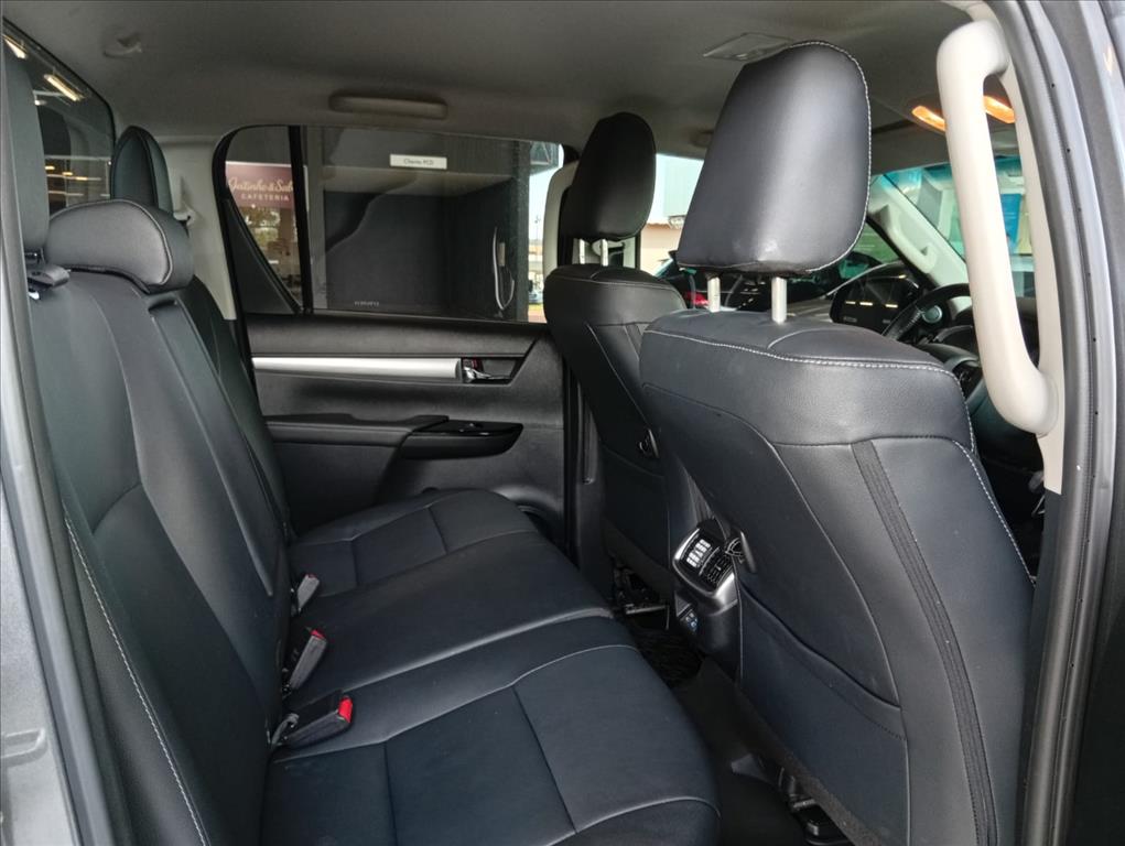 HILUX 2.8 D-4D TURBO DIESEL CD SRV 4X4 AUTOMÁTICO5