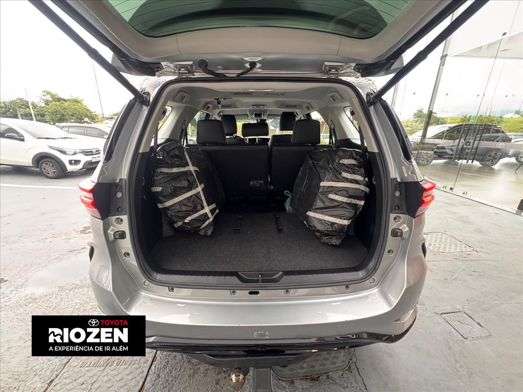 Toyota HILUX SW4 2024