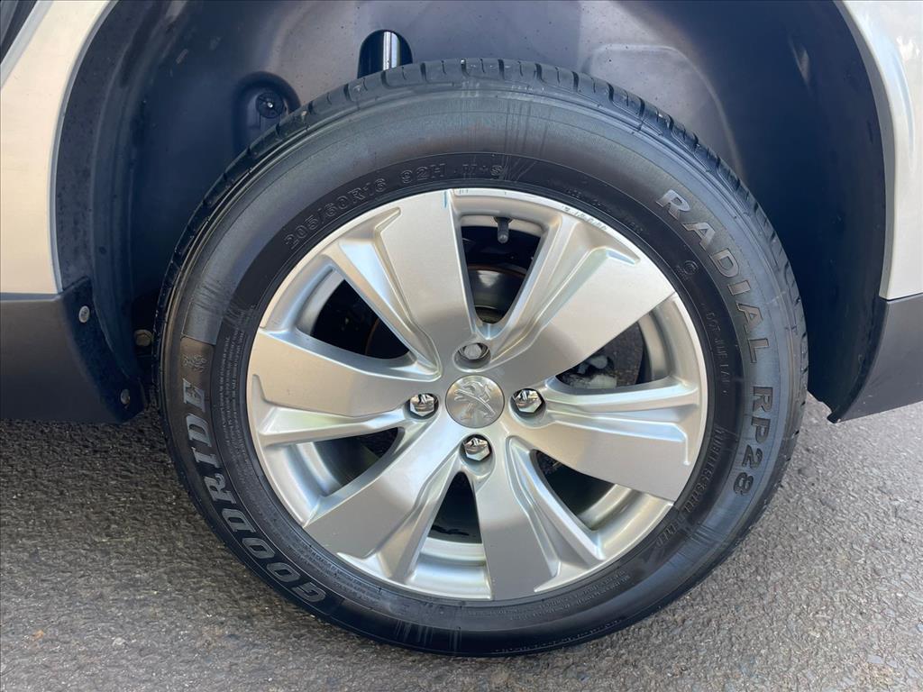 Peugeot-2008-1.6 16V FLEX ALLURE 4P AUTOMÁTICO