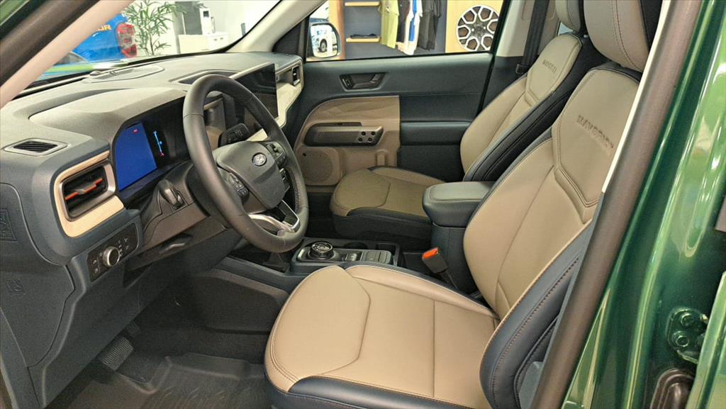 Ford-MAVERICK-2.5 HYBRID LARIAT e-CVT