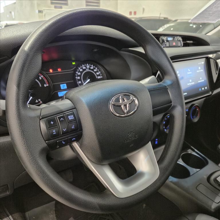 HILUX 2.8 D-4D TURBO DIESEL CD POWER PACK 4X4 MANUAL9