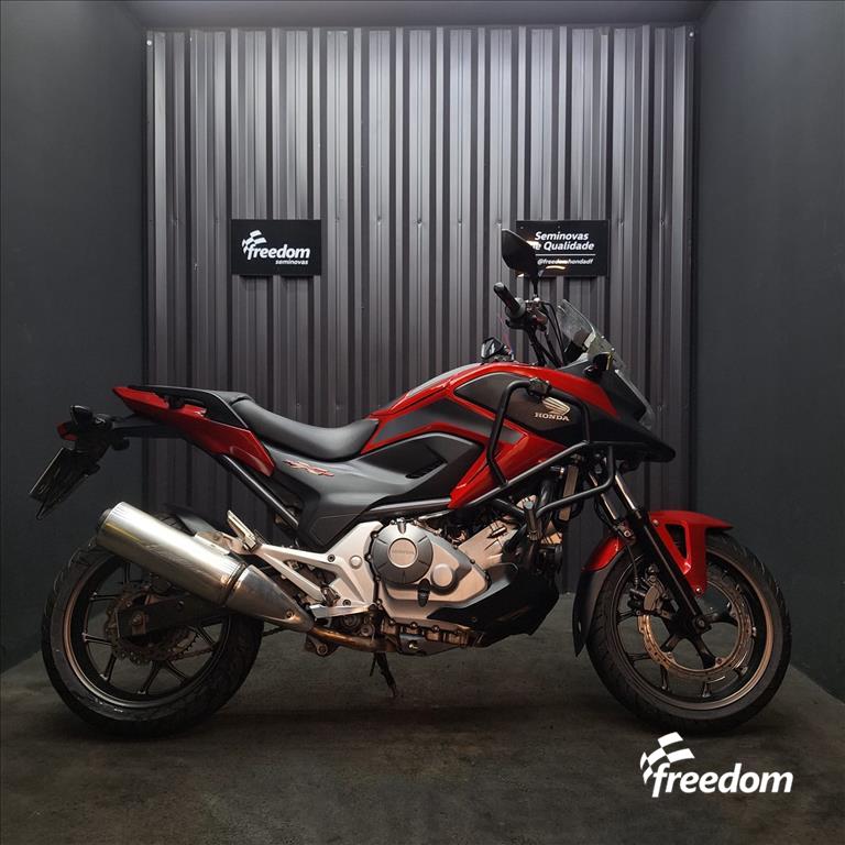 Moto HONDA do modelo NC 700X 2013/2014