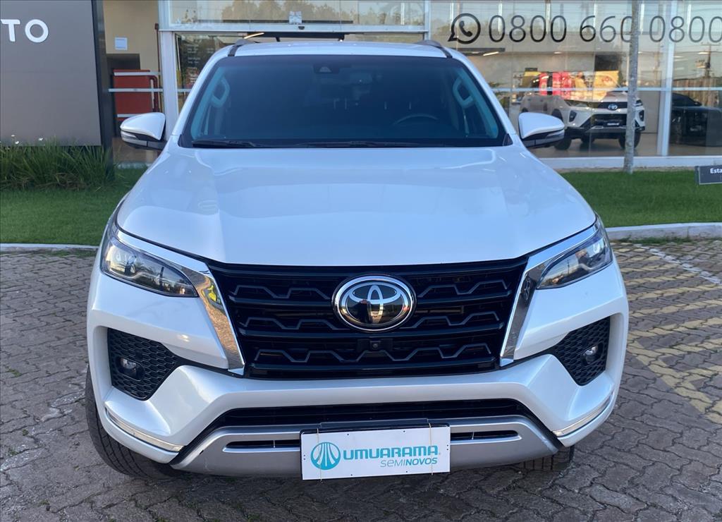 HILUX SW4 2.8 D-4D TURBO DIESEL SRX 7L 4X4 AUTOMÁTICO