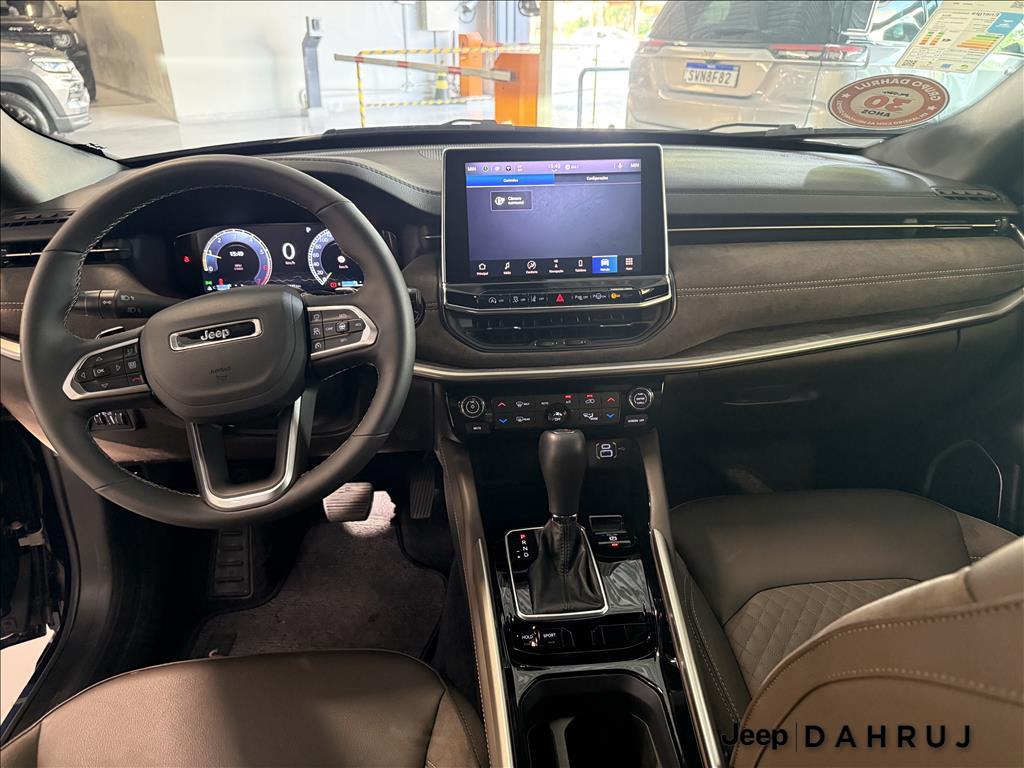 COMMANDER 1.3 T270 TURBO FLEX OVERLAND AT67
