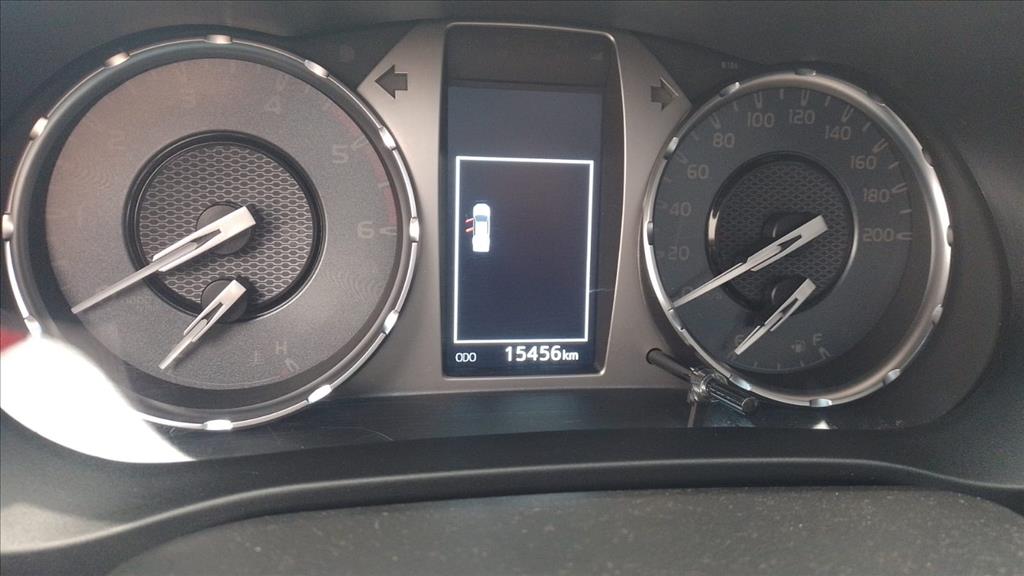 HILUX 2.8 D-4D TURBO DIESEL CD POWER PACK 4X4 MANUAL10