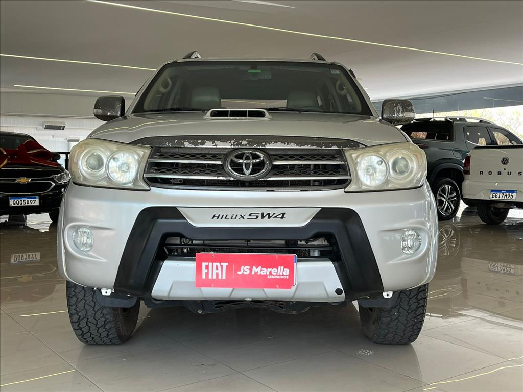 HILUX SW4 3.0 SRV 4X4 7 LUGARES 16V TURBO INTERCOOLER DIESEL 4P AUTOMÁTICO1