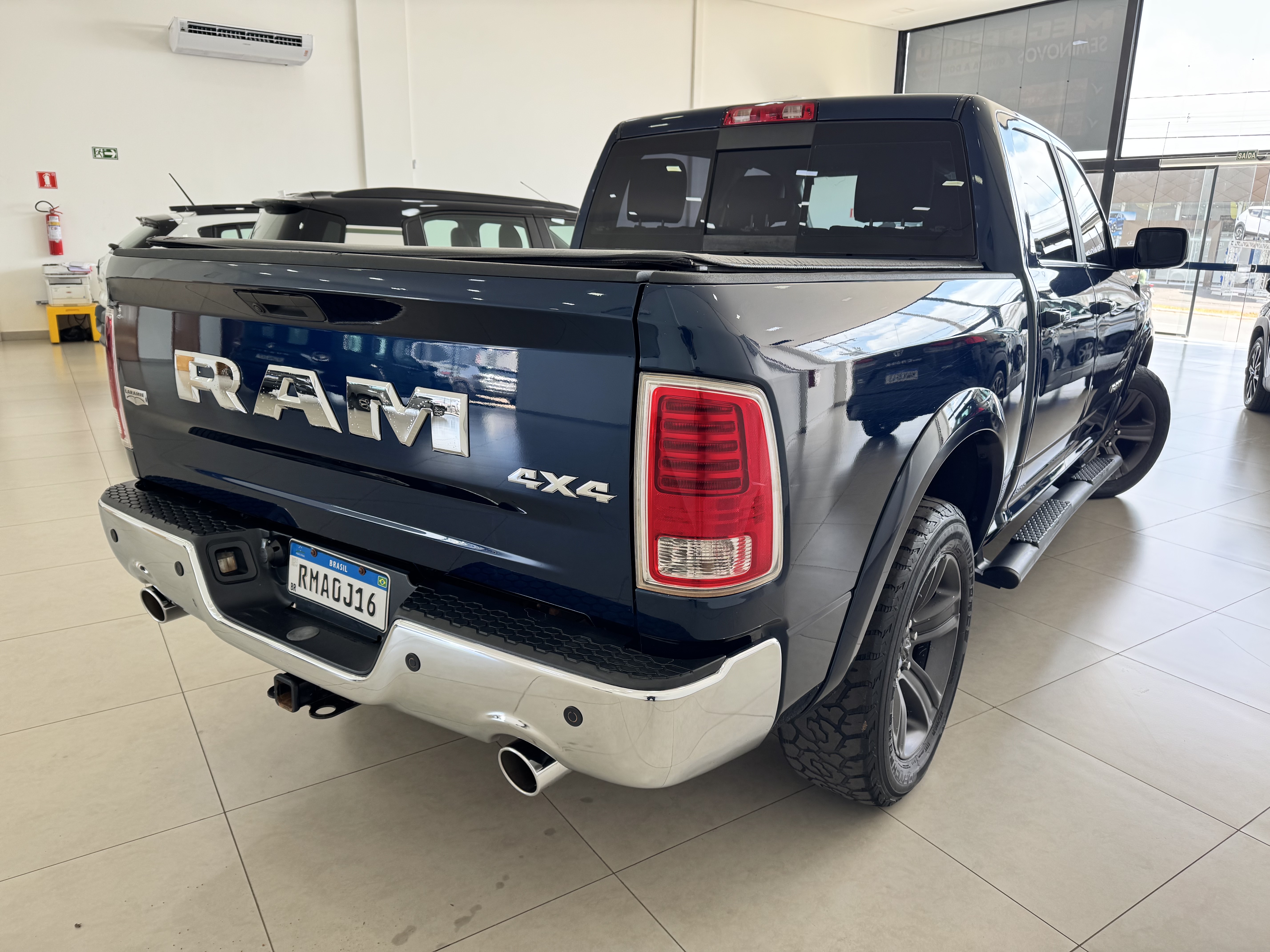 CLASSIC 5.7 V8 GASOLINA LARAMIE CD 4X4 AUTOMÁTICO3