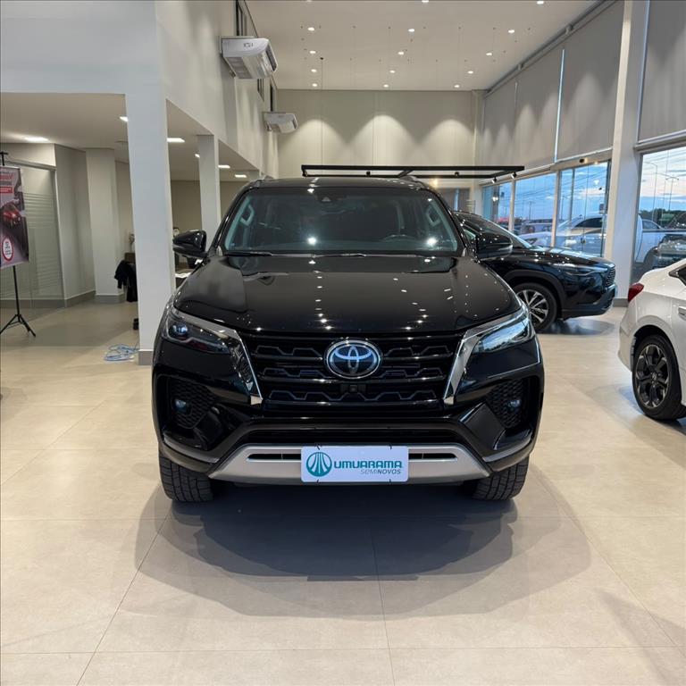 HILUX SW4 2.8 D-4D TURBO DIESEL SRX 7L 4X4 AUTOMÁTICO0