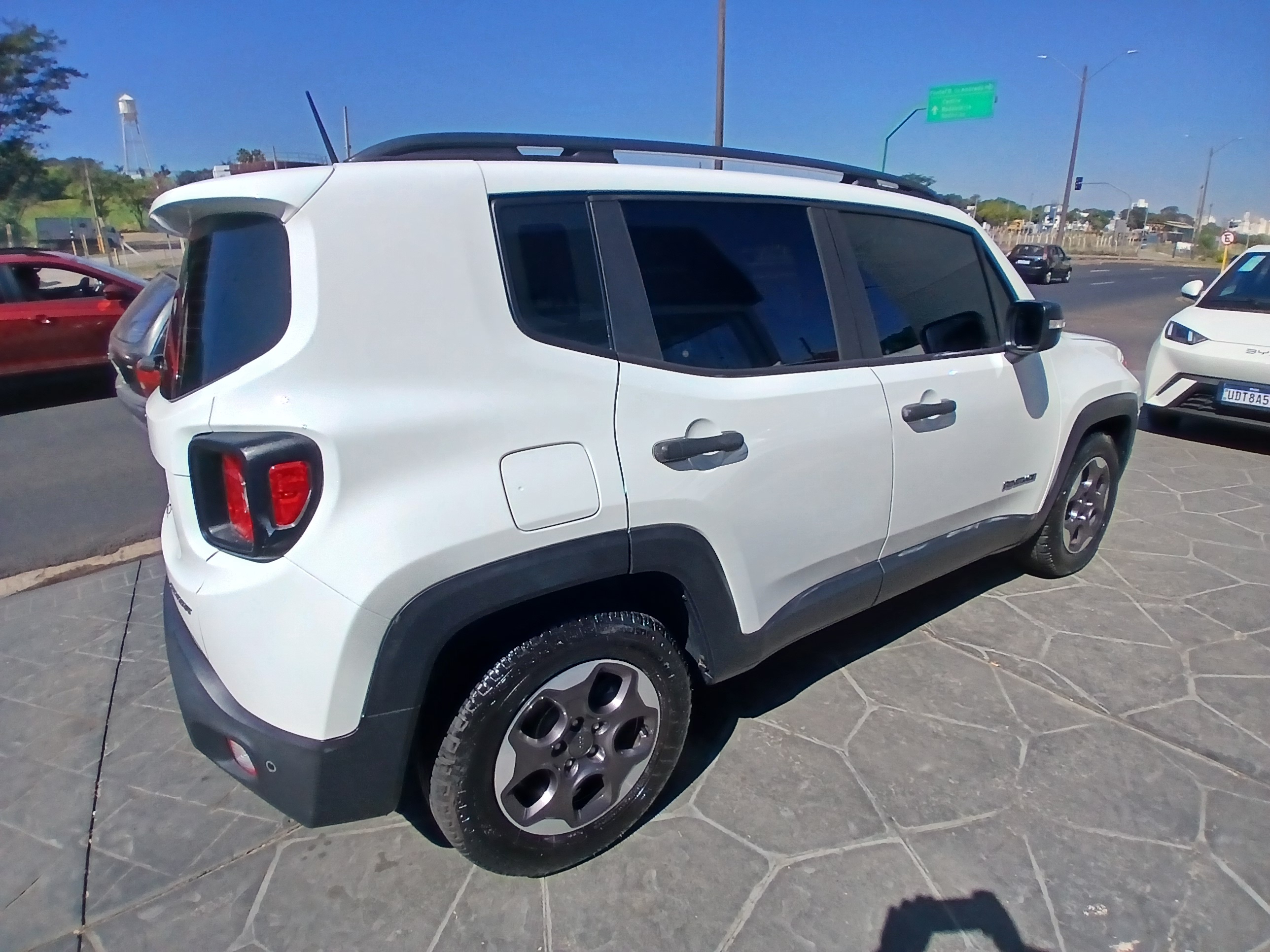 RENEGADE 1.8 16V FLEX SPORT 4P AUTOMÁTICO3
